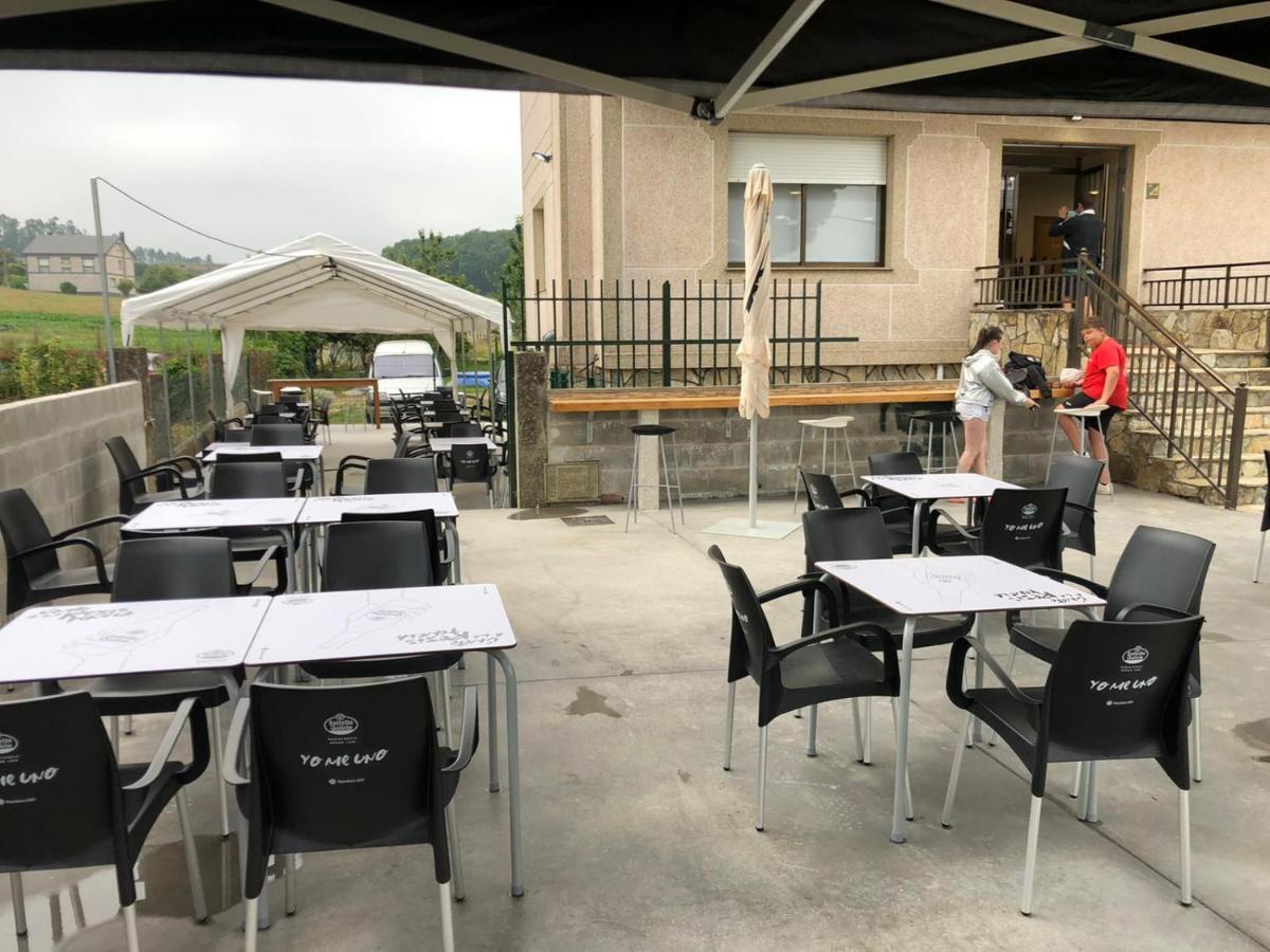 Pension Tasaga O Pino Buitenkant foto